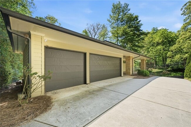 Building Photo - 4373 Wieuca Rd NE
