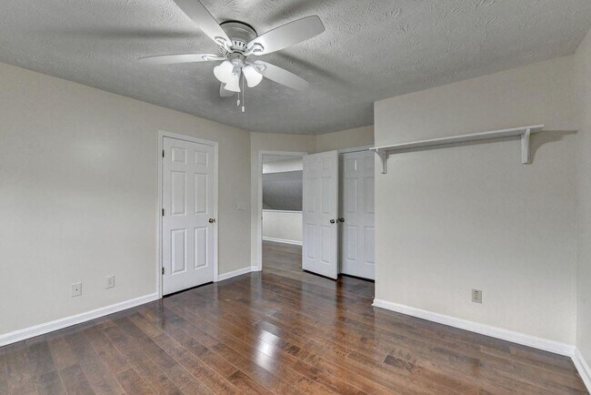 Building Photo - 200 Pine Bridge Trail