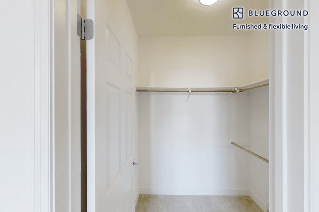 Building Photo - 1257 Lakeside Dr