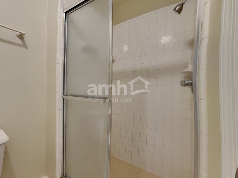 Building Photo - 4308 Iveyglen Ave