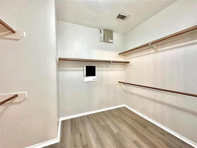 Building Photo - 1211 Satillo Ln