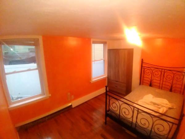 Building Photo - 40 Bristol St