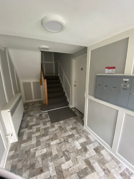 Building Photo - 551 Sheridan Rd