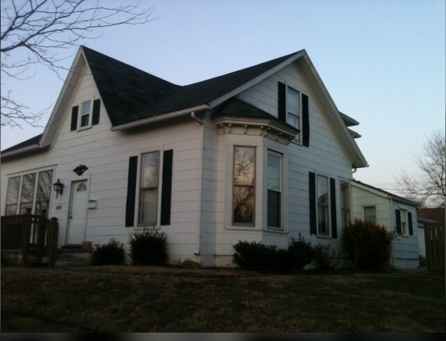 Primary Photo - 324 N Detroit St