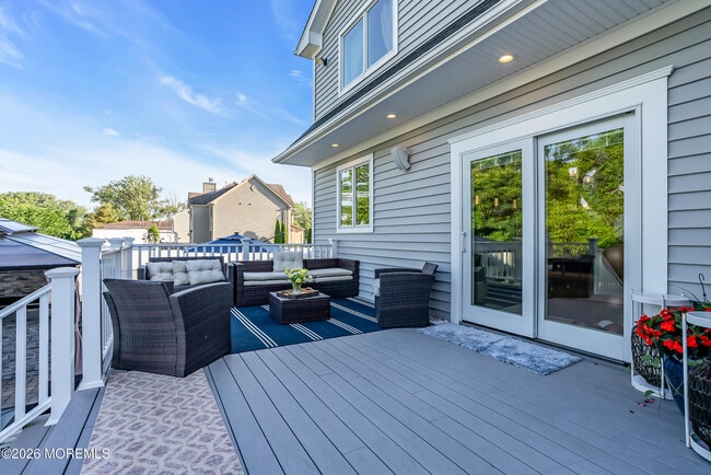 Building Photo - 243 Overbrook Ave