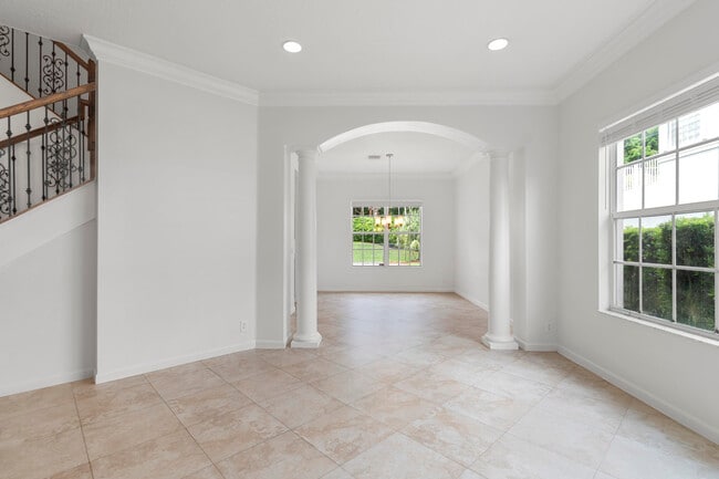 Building Photo - 9661 Cobblestone Creek Dr