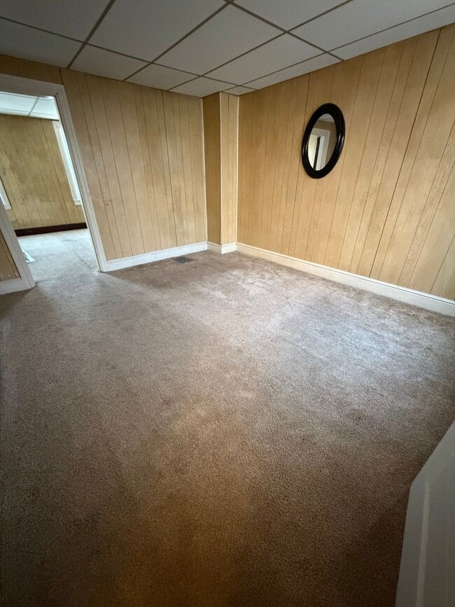 Building Photo - Three bedroom one bath home close route 30