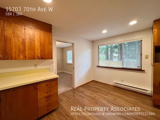 Building Photo - 15703 70th Ave W