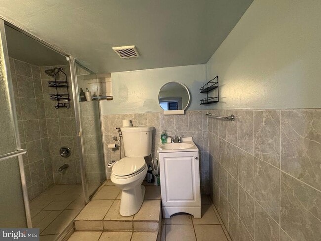 Building Photo - 2726 S 8th St