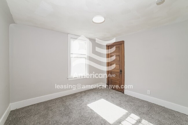 Building Photo - 1205 W Brons Ave