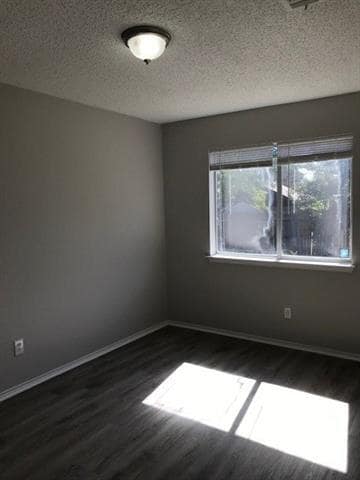Building Photo - 1355 Lincolnshire Way