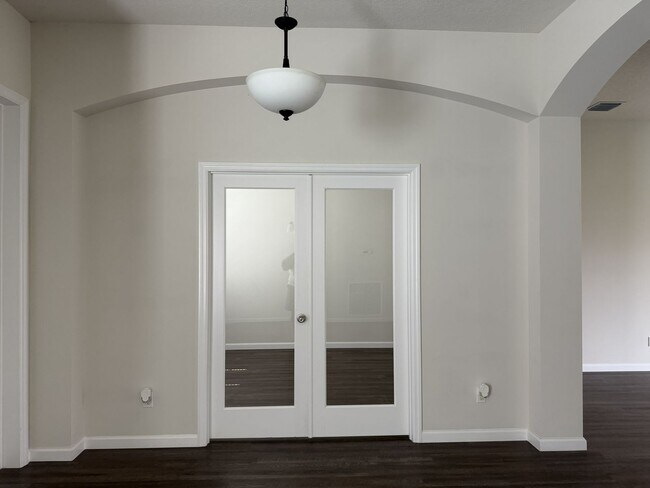 Building Photo - 4634 SW Athena Dr