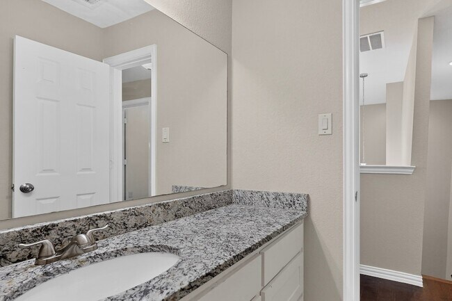 Building Photo - 829 Summercreek Dr
