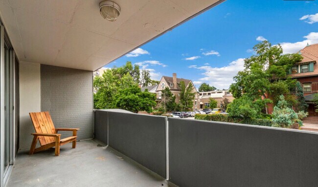 Building Photo - 909 Logan St