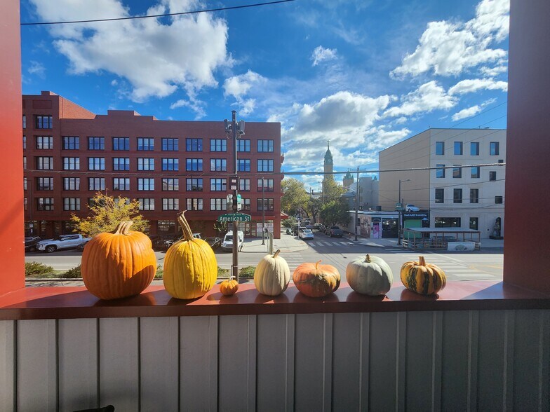 Building Photo - 1500 N American St