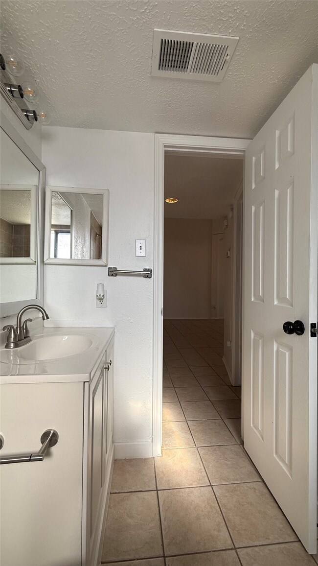 Building Photo - 12707 Marble Dr