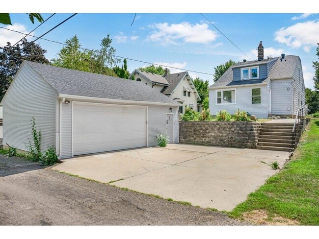 Building Photo - 1257 Palace Ave