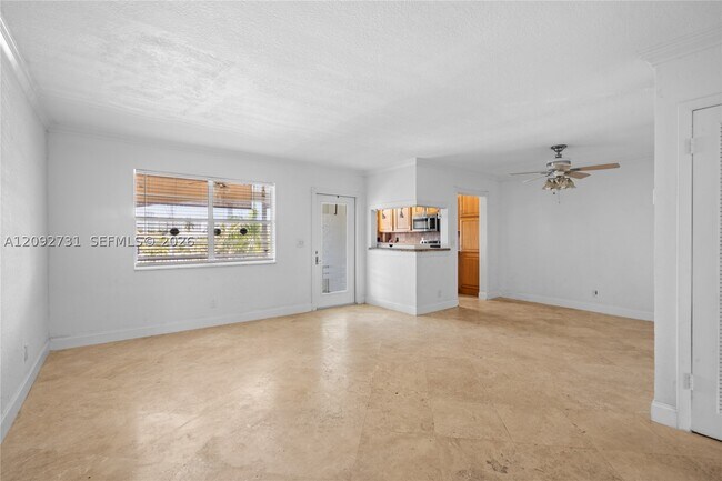 Building Photo - 541 Blue Heron Dr