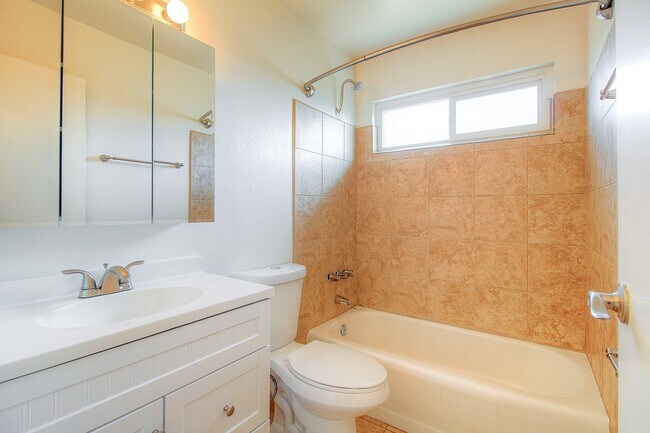 Building Photo - 6233 Montecito Blvd