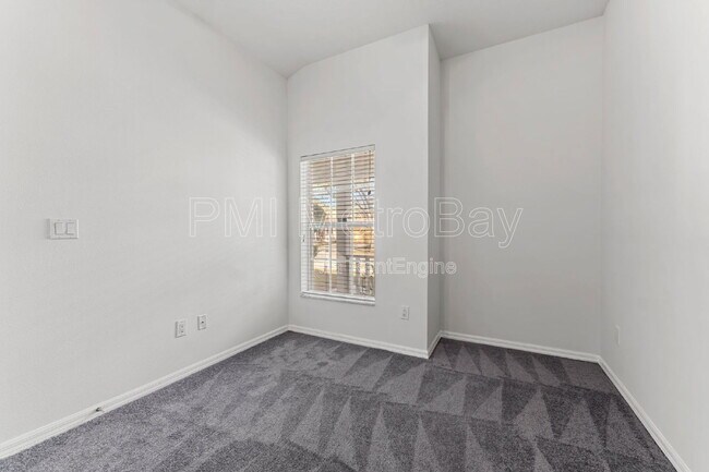 Building Photo - 5232 Mango Fruit St