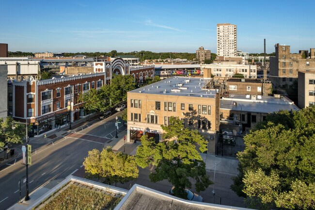 Primary Photo - 1634 W Howard St