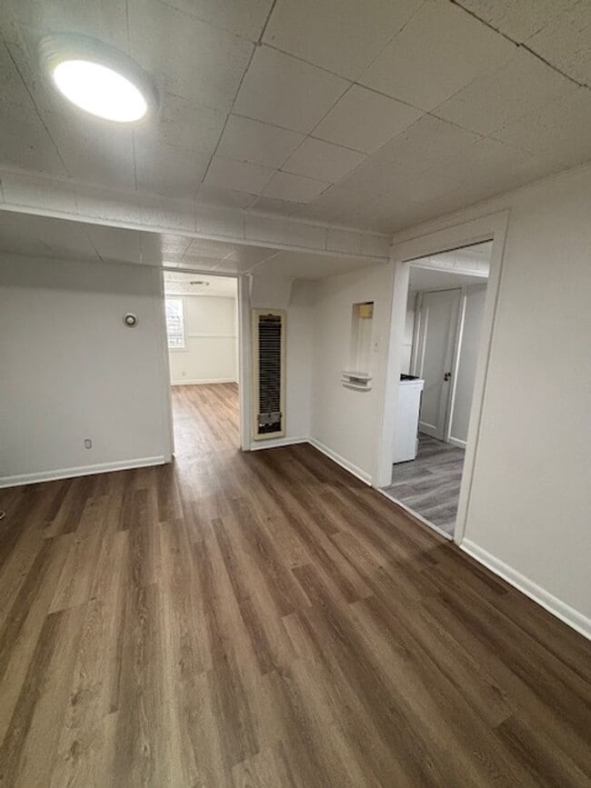 Building Photo - 1808 E 19th St