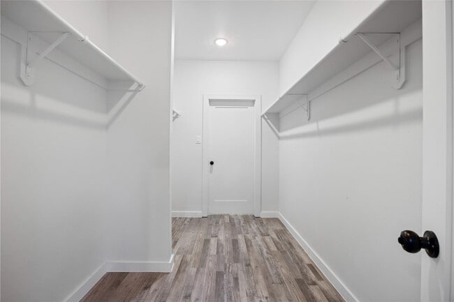 Building Photo - 13838 Bee Flower Ln