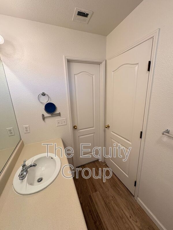 Building Photo - 3832 W Sweet Ave