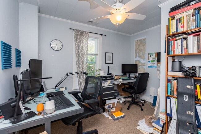 Building Photo - Single Family Home for Rent