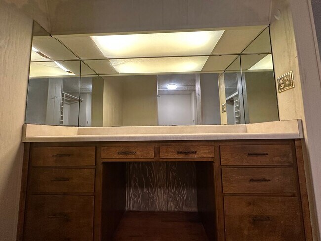 Building Photo - SW Visalia home available soon