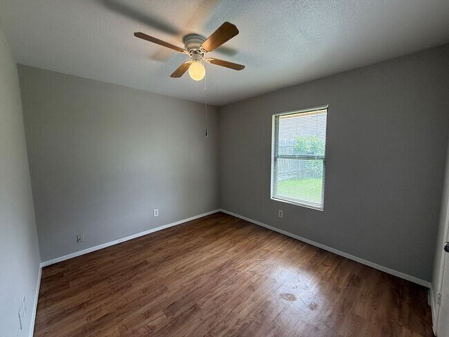 Building Photo - 609 Trout St