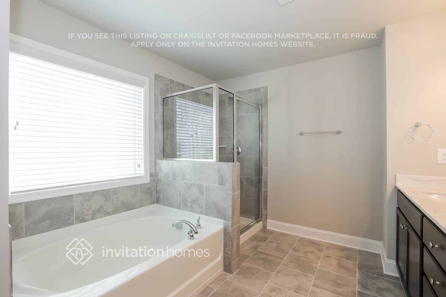 Building Photo - 821 Alder Grv Trce