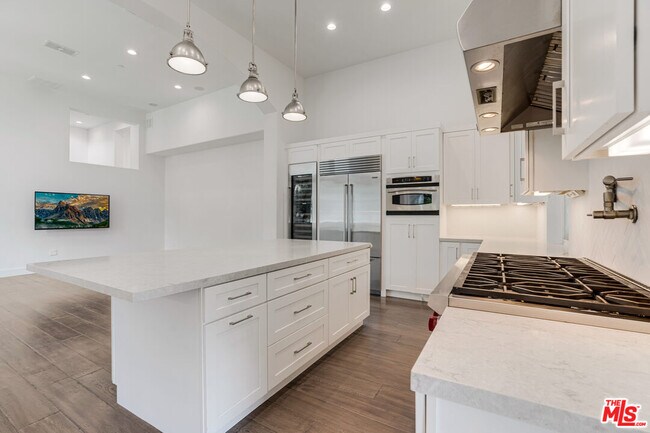 Building Photo - 5744 S Celedon Creek