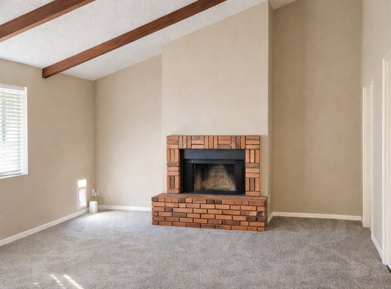 Building Photo - 2329 N Recker Rd