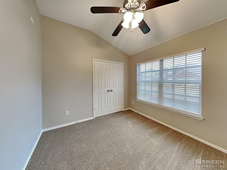 Building Photo - 4716 Shell Ridge Dr
