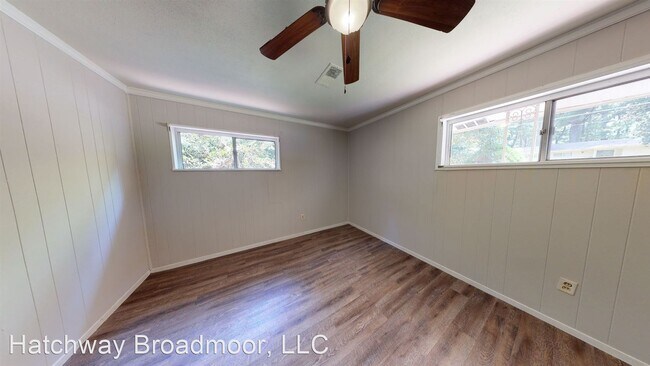 Building Photo - 4 br, 2.5 bath House - 4240 Oakhill