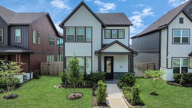 Building Photo - 1538 Park Path Dr