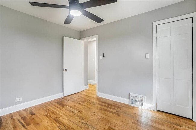 Building Photo - 6411 S Leclaire Ave