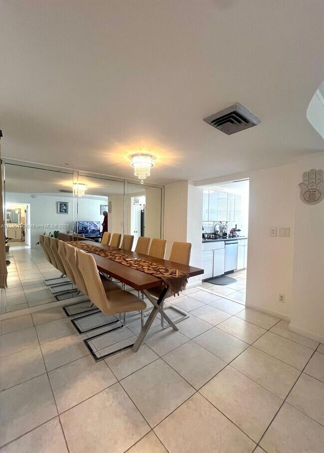 Building Photo - 100 Golden Isles Dr