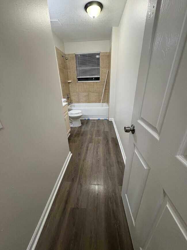 Building Photo - "Spacious 4-Bedroom Home with 2 Full Baths in Prime Tampa Location – 1,560 Sq. Ft. of Comfort!"