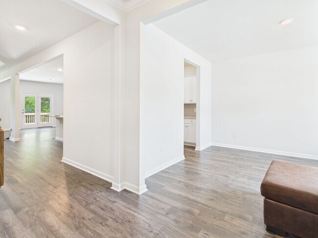 Building Photo - 5701 Brailen Dr