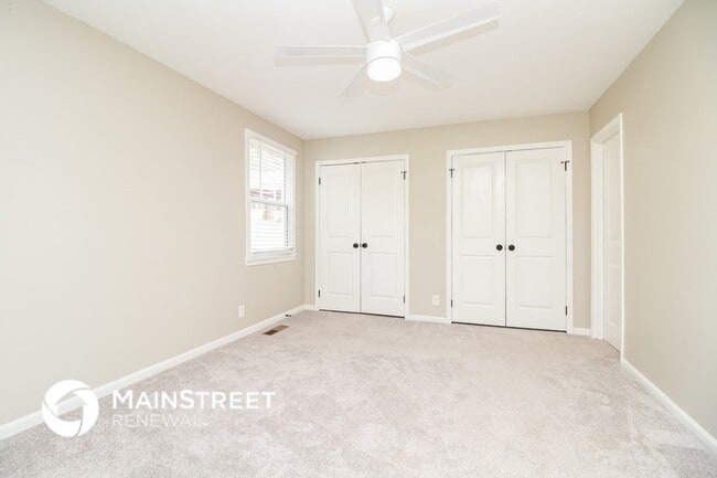 Building Photo - 405 Dahlia Dr