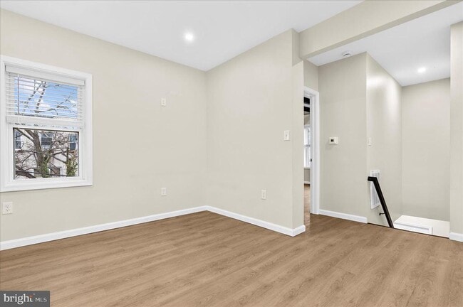 Building Photo - 38 Bloomsbury Ave