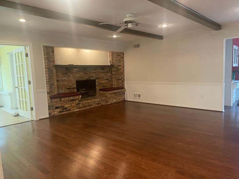 Building Photo - 7814 La Manga Dr