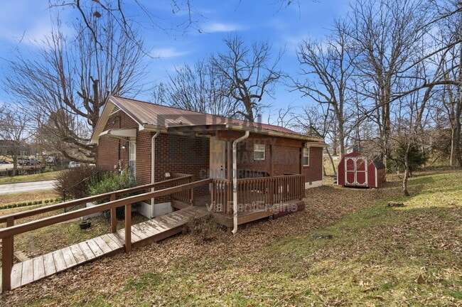 Building Photo - 1527 Cherry Tree Dr