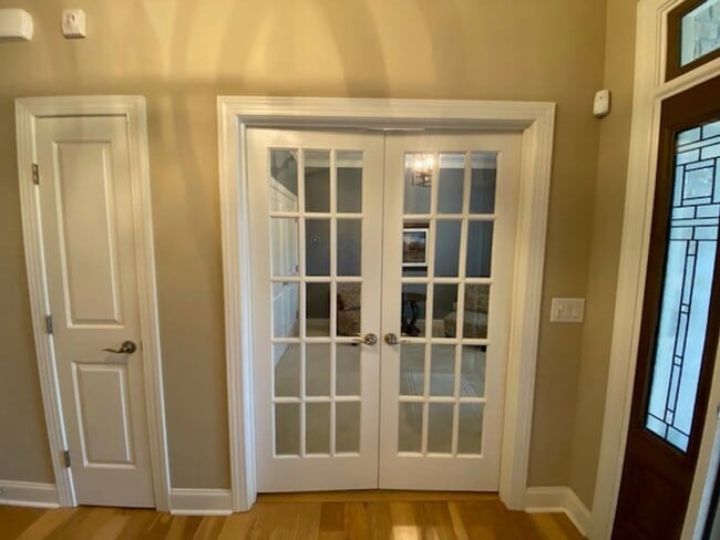 Building Photo - Beautiful Fully Furnished 3 bed 2 bath hom...