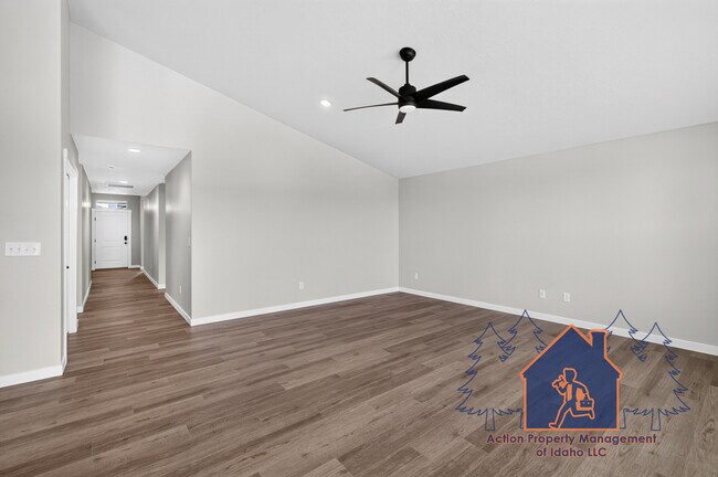 Building Photo - 2079 S Border Wy
