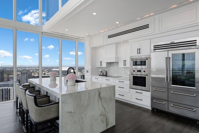 Building Photo - 888 Biscayne Blvd