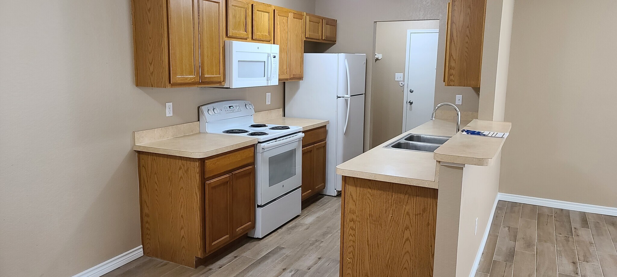 Building Photo - 8013 Julie Ave