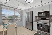 Building Photo - 2304 Lucaya Ln